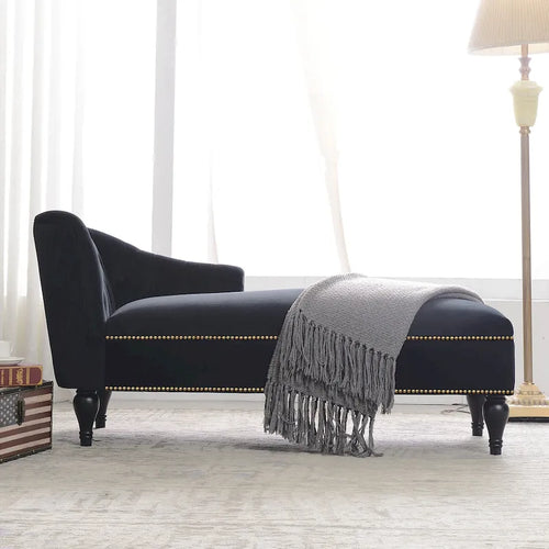 Chaise longue in velluto da 58" con borchie e gambe in legno