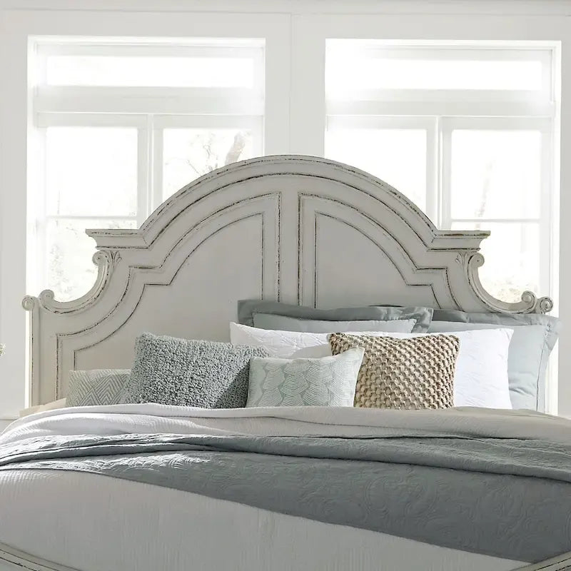 Letto a pannelli California King in corteccia invecchiata bianco antico
